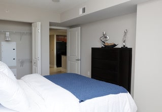 Parc Rosslyn Apartments in Arlington, VA - Foto de edificio - Interior Photo