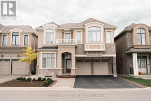 812 Magnolia Tsse. in Milton, ON - Building Photo