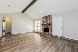 3621 Willowbrook Dr in Fort Worth, TX - Foto de edificio - Building Photo