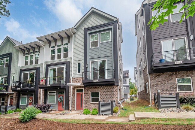 570 W End Dr in Charlotte, NC - Building Photo - Building Photo