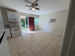 535 N Harbor Blvd in West Sacramento, CA - Building Photo - Building Photo