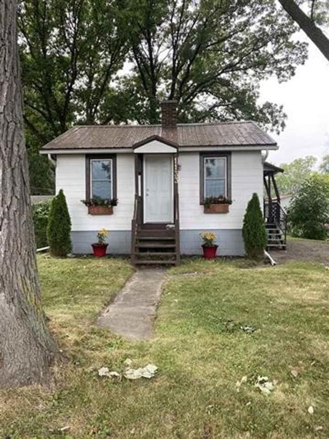 property at 1133 Lincoln St