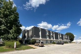 1940 Place in Springfield, MO - Building Photo - Building Photo
