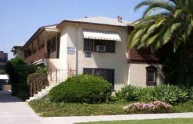 15153 Dickens St in Sherman Oaks, CA - Building Photo