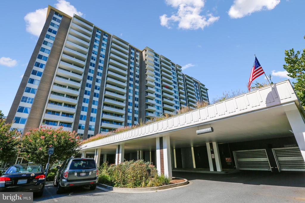 5101 RIVER in Bethesda, MD - Building Photo