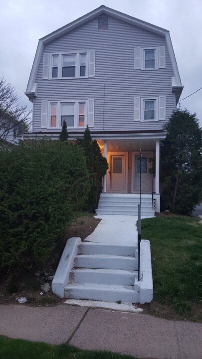 15 Kingston St in West Hartford, CT - Building Photo