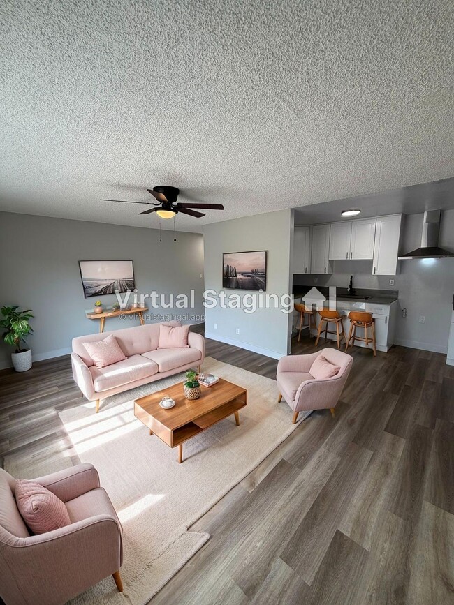 1207 W 39th Pl, Unit 206