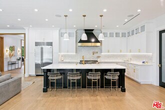 5911 Beckford Ave in Los Angeles, CA - Building Photo - Building Photo