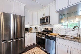 6050 JFK Blvd E in West New York, NJ - Building Photo - Building Photo