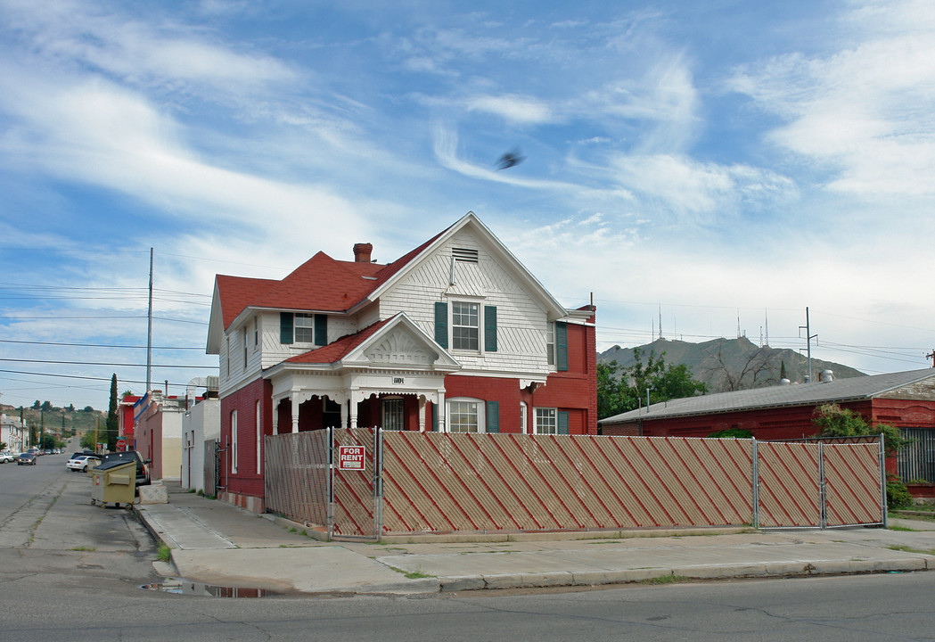 1101 Wyoming Ave in El Paso, TX - Building Photo