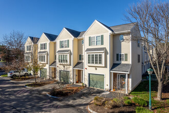 Groveland Commons in Groveland, MA - Foto de edificio - Building Photo