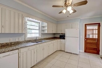 211 Oak Leaf Dr in Wilmington, NC - Building Photo - Building Photo