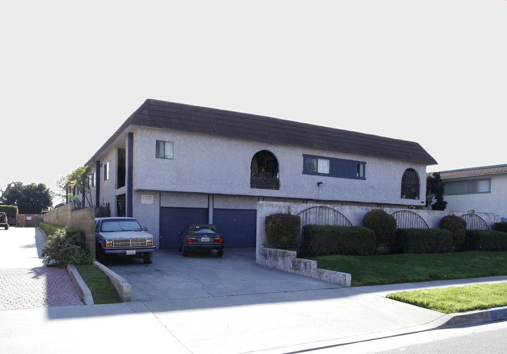 8032 7th St in Buena Park, CA - Building Photo