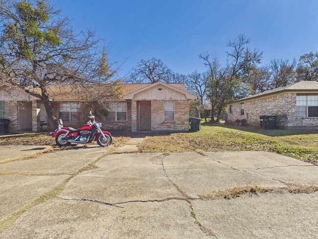 824 San Saba Dr in College Station, TX - Building Photo - Building Photo