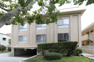 324 S Rexford Dr in Beverly Hills, CA - Building Photo - Building Photo