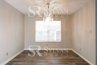 2214 Rolling Oak Dr in Indianapolis, IN - Building Photo - Building Photo