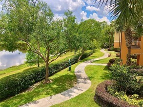 5447 Vineland Rd in Orlando, FL - Building Photo - Building Photo