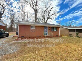 2011 Holly St in Charlotte, NC - Building Photo