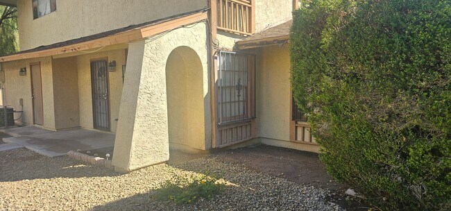 1344 Lorilyn Ave in Las Vegas, NV - Building Photo - Building Photo
