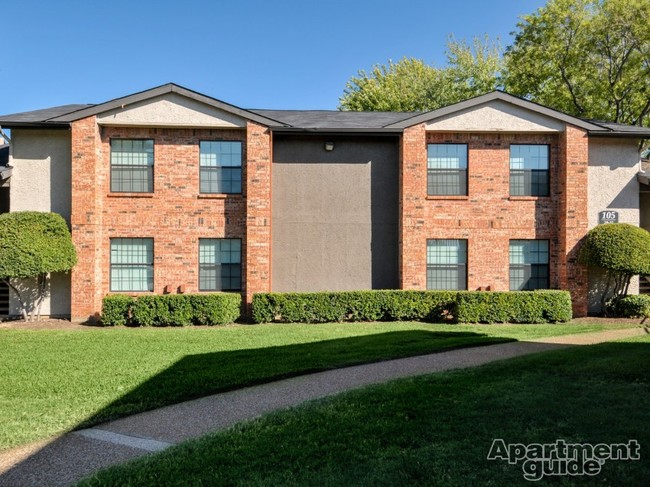 Overlook Ranch in Dallas, TX - Building Photo - Building Photo