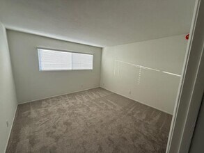 16811 Hoskins Lane in Huntington Beach, CA - Building Photo - Building Photo