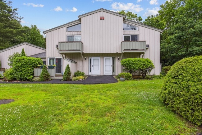 property at 10 Wauwinet Ct