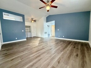 661 Anemone Ln in Henderson, NV - Foto de edificio - Building Photo