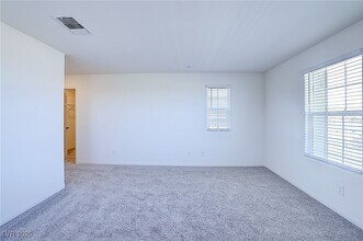 3719 Via Allegro in Henderson, NV - Foto de edificio - Building Photo