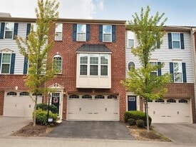 2003 Pointe View Dr in Mars, PA - Building Photo