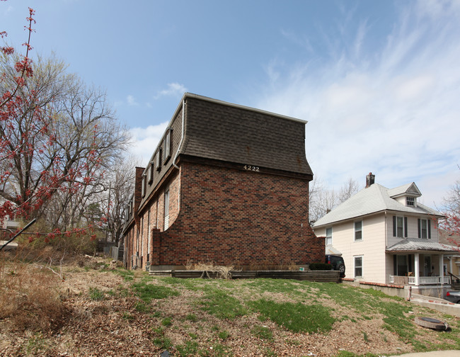 4222 Locust St in Kansas City, MO - Building Photo - Building Photo