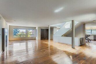 3801 49th Ave NE in Seattle, WA - Building Photo - Building Photo