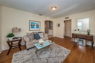 1037 18th Ave N in St. Petersburg, FL - Building Photo - Building Photo