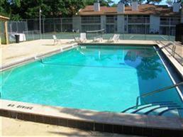 1101 Greentree Ct in Tallahassee, FL - Building Photo - Building Photo
