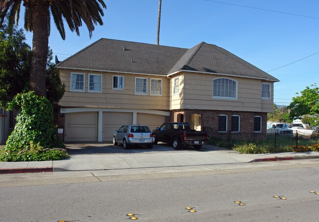 855 Rollins Rd in Burlingame, CA - Foto de edificio - Building Photo