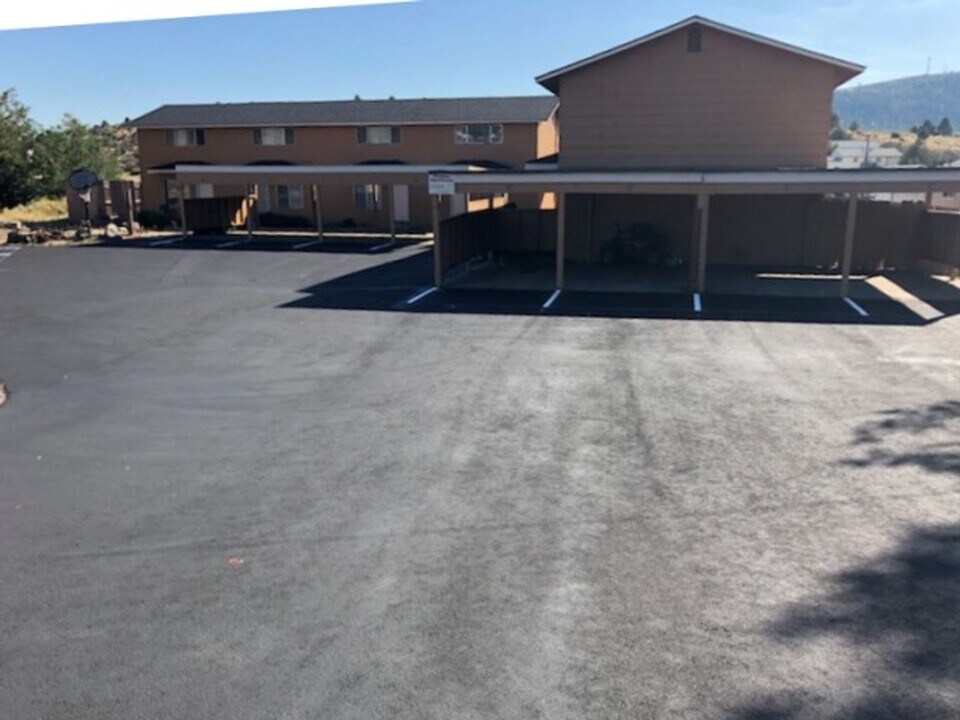 20 Nevada St in Klamath Falls, OR - Building Photo