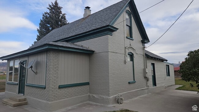 305 E 155 S in Richfield, UT - Foto de edificio - Building Photo