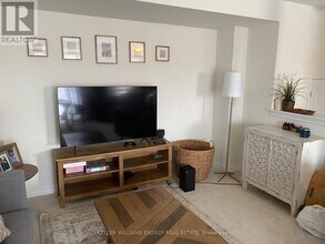 102 Tabaret Cres in Oshawa, ON - Building Photo - Building Photo