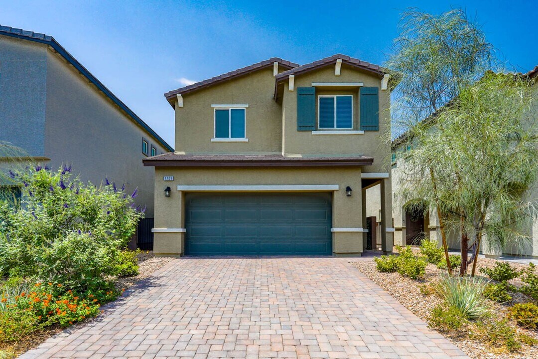 7707 Moore Crk Ln in North Las Vegas, NV - Building Photo