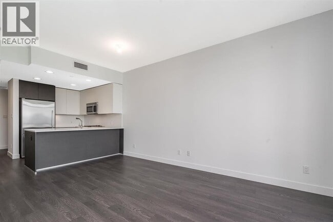 2008 Rosser Ave in Burnaby, BC - Building Photo - Building Photo