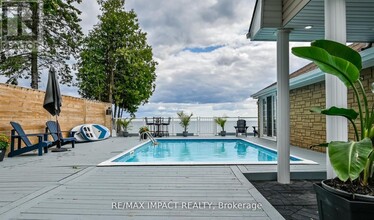 59 Cedar Crest Beach Rd in Bowmanville, ON - Building Photo - Building Photo