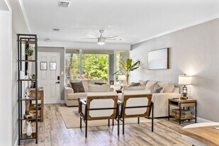 119 W Suwannee Ln in Cocoa Beach, FL - Building Photo