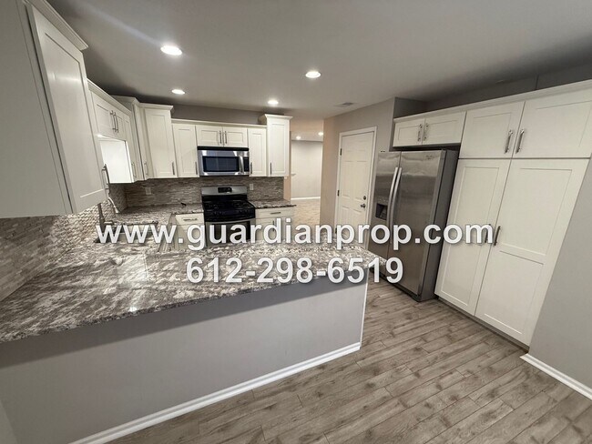 61 Landau Alcove in Woodbury, MN - Building Photo - Building Photo