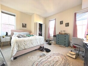 14 Davis Ave, Unit 3A in Brookline, MA - Building Photo - Building Photo