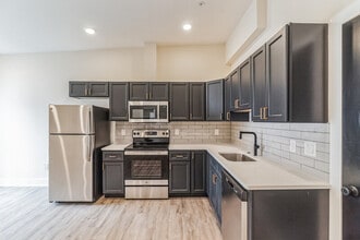 6832 Ridge Ave in Philadelphia, PA - Building Photo - Building Photo