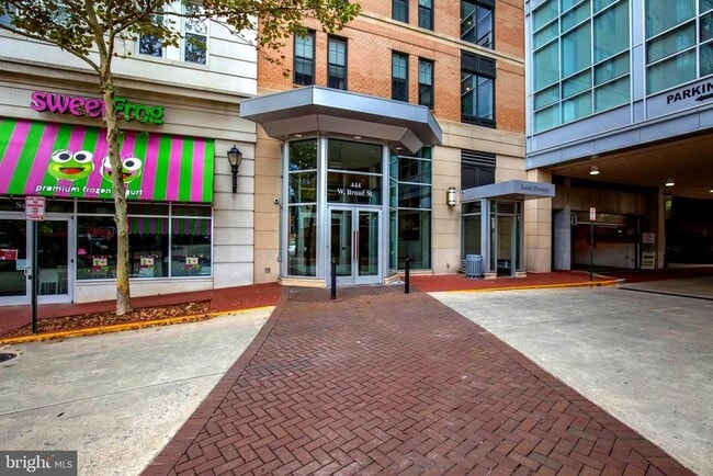 property at 444 W Broad St