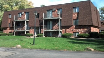 Arbor Arms in Sandusky, OH - Building Photo