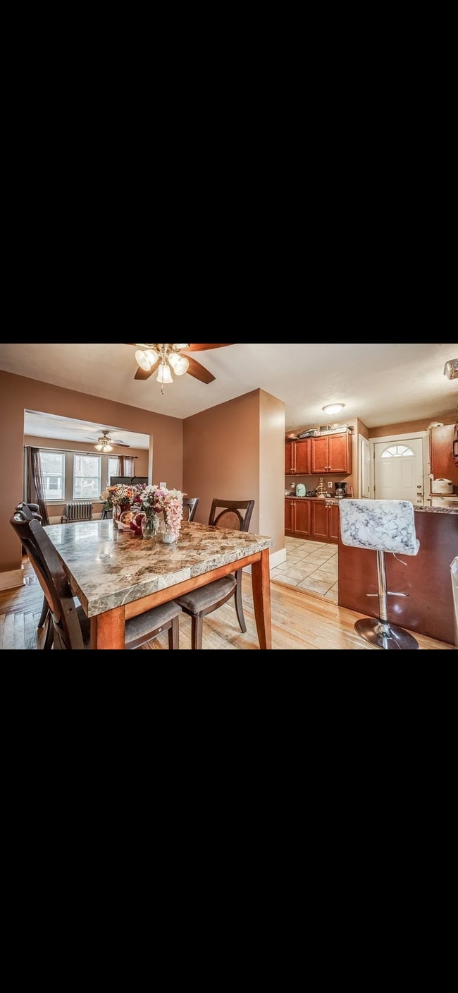 158 Goodwin St in Springfield, MA - Foto de edificio - Building Photo