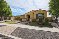 7553 W Trails Dr in Glendale, AZ - Foto de edificio - Building Photo