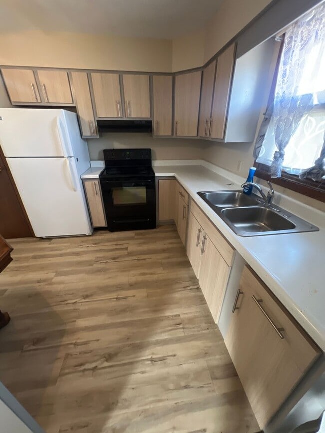 property at 1106 10th St