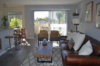 3111 4th St, Unit 218 in Santa Monica, CA - Building Photo - Building Photo